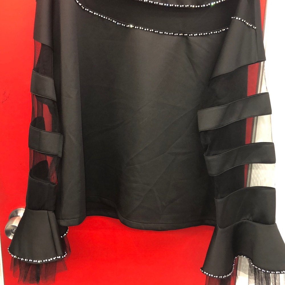Top with unique design